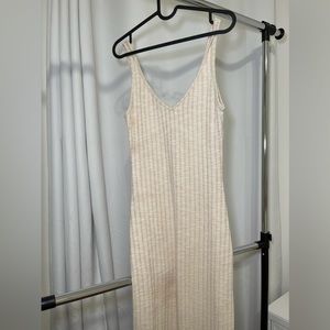 Maxi beige dress